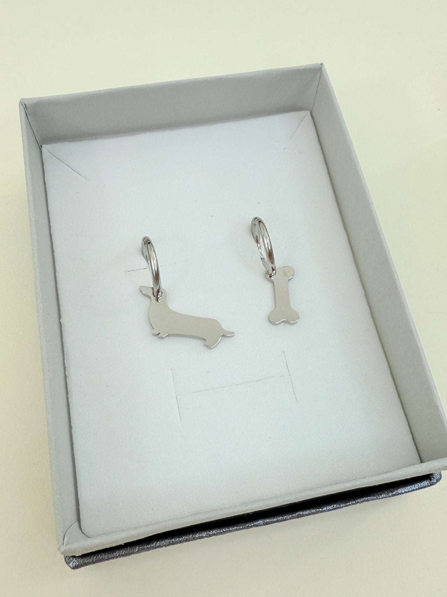 Ohrringe Dackel - Creolen mit Dackel und Knochen Anhänger - Lucky Dog Shop
